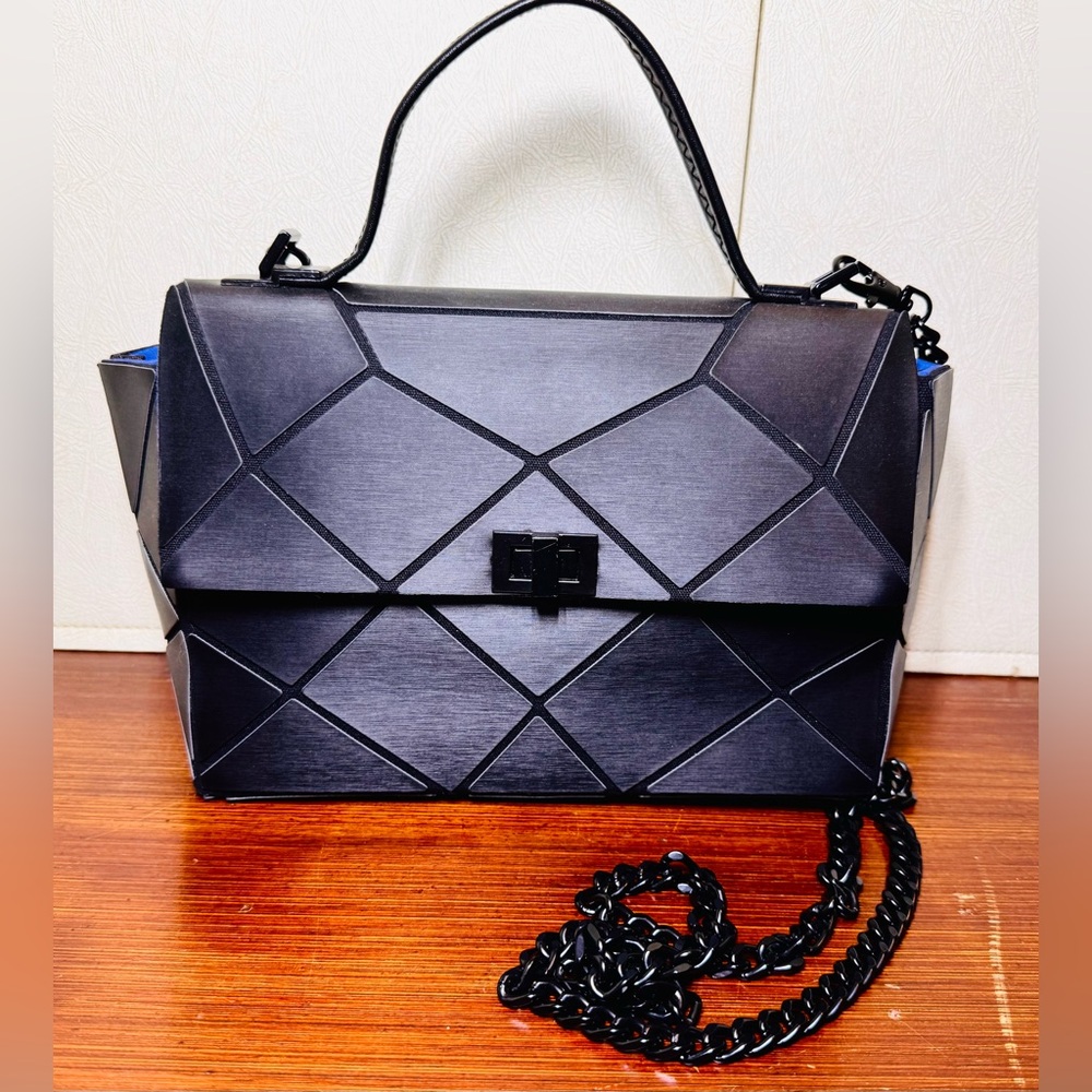Patrizia Luca Black Geometric Shoulder Bag W/Purple Interior & Chain Strap